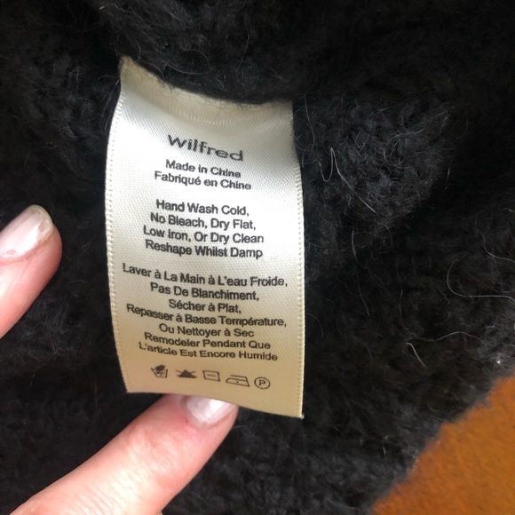 Aritzia Wilfred sweater size xs - Picture 3 of 5